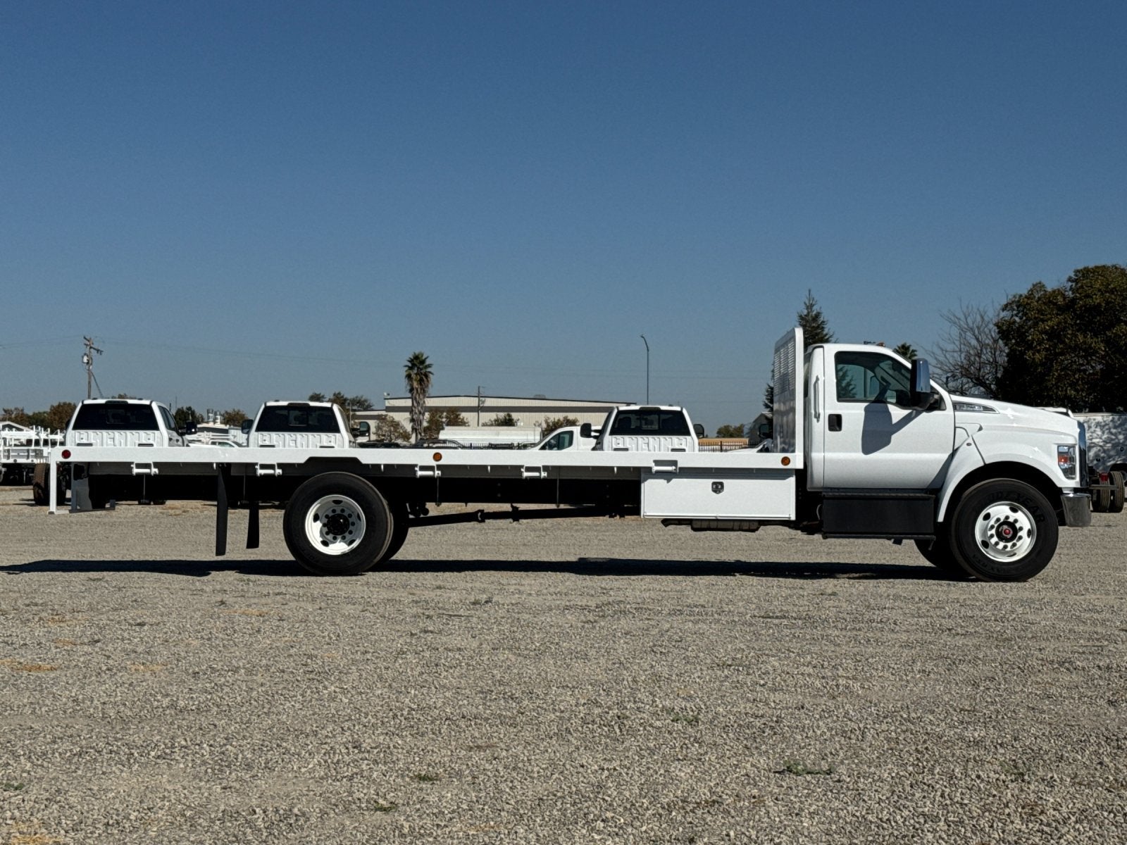 2027 Ford F-750SD Base