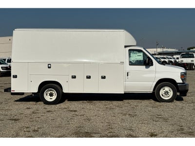 2025 Ford E-350SD Base Cutaway