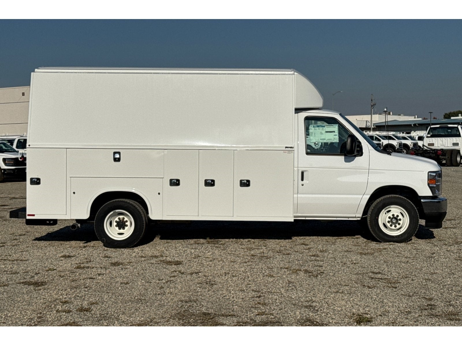 2025 Ford E-350SD Base Cutaway