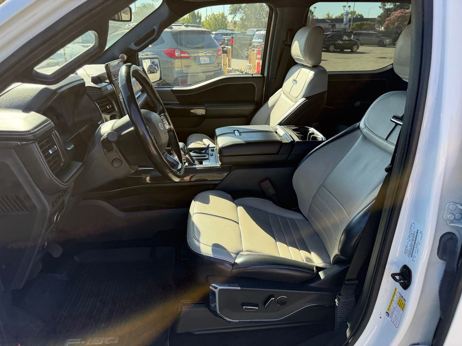 2023 Ford F-150 Lightning Platinum