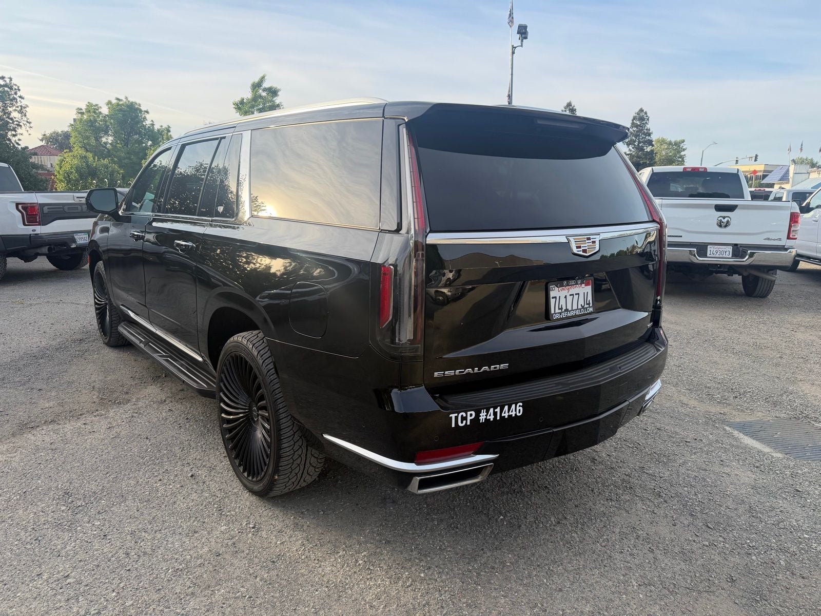 2023 Cadillac Escalade ESV Premium