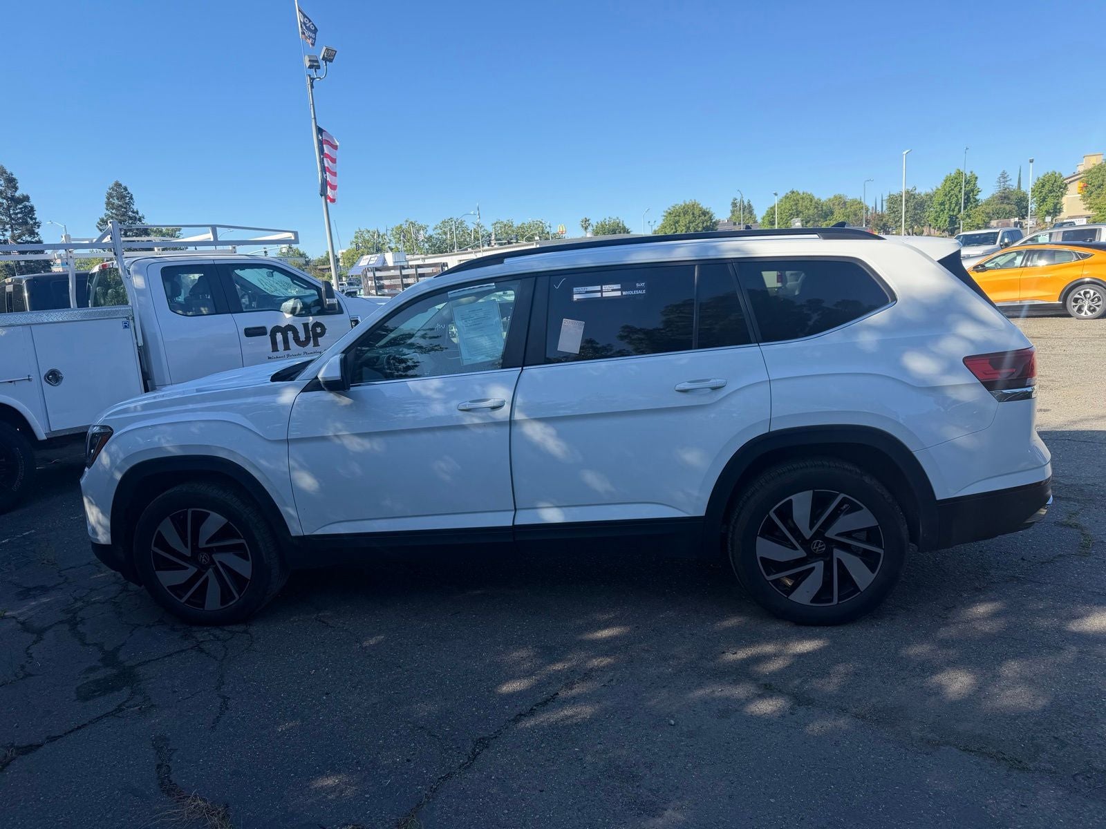 2025 Volkswagen Atlas 2.0T SE w/Technology