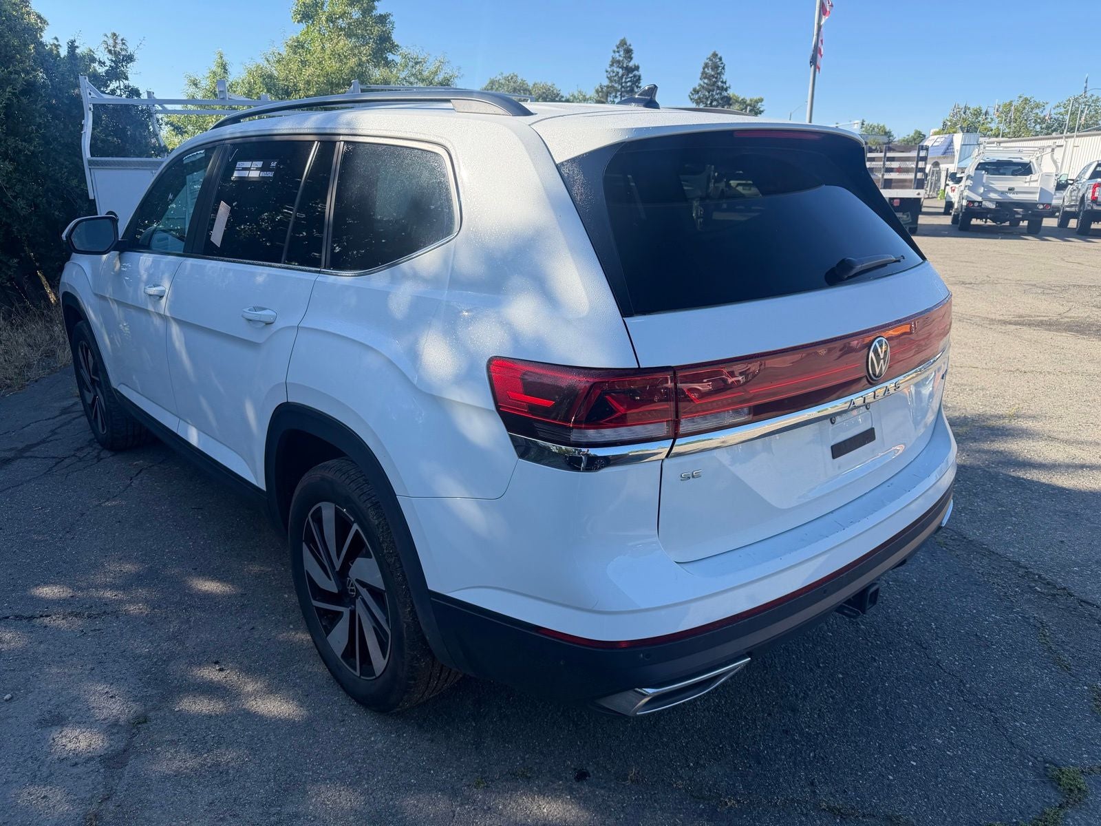 2025 Volkswagen Atlas 2.0T SE w/Technology