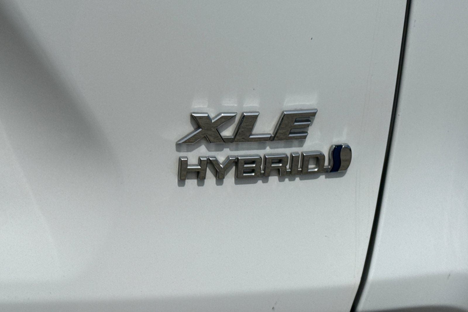 2020 Toyota RAV4 Hybrid XLE
