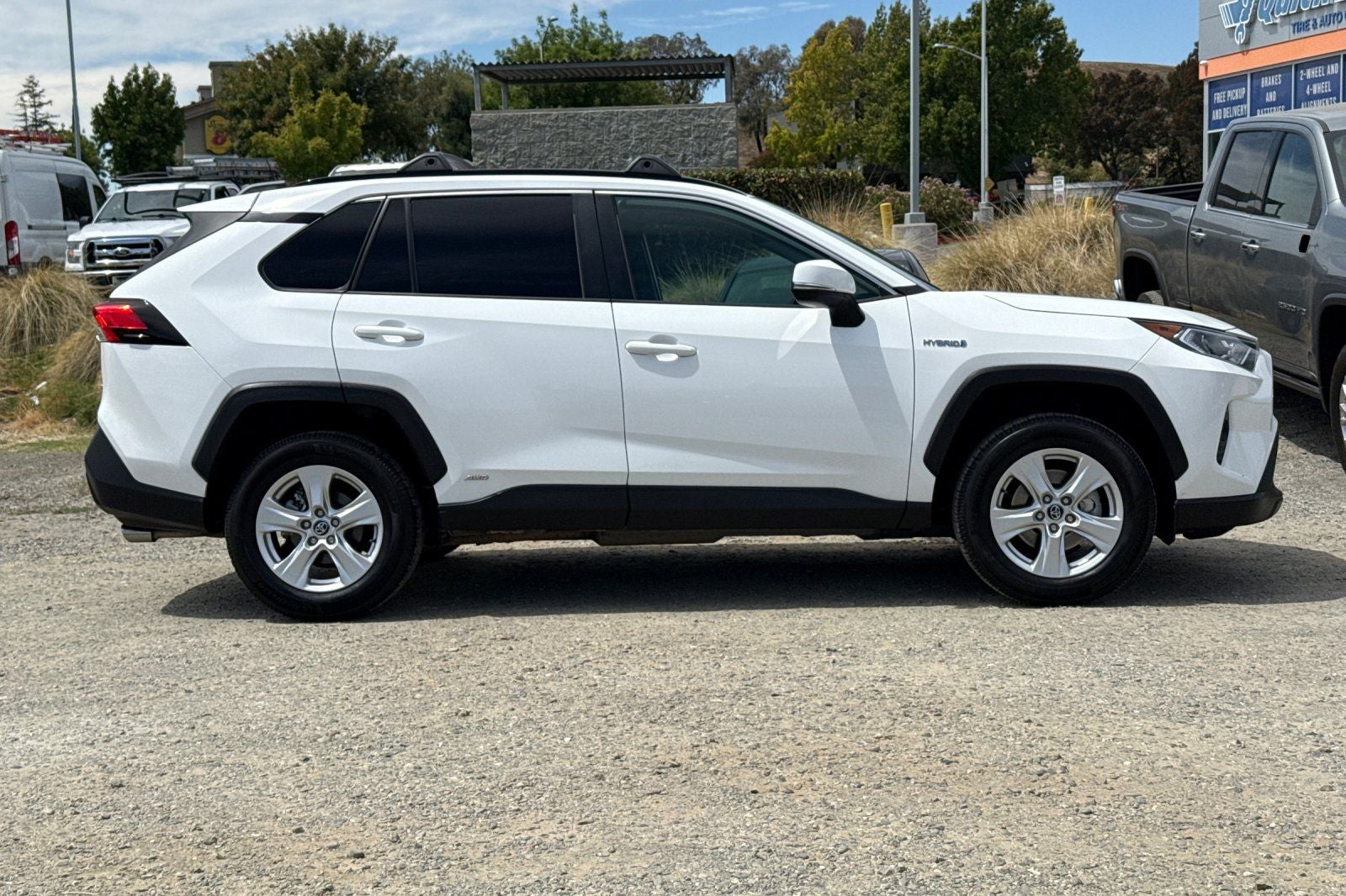 2020 Toyota RAV4 Hybrid XLE