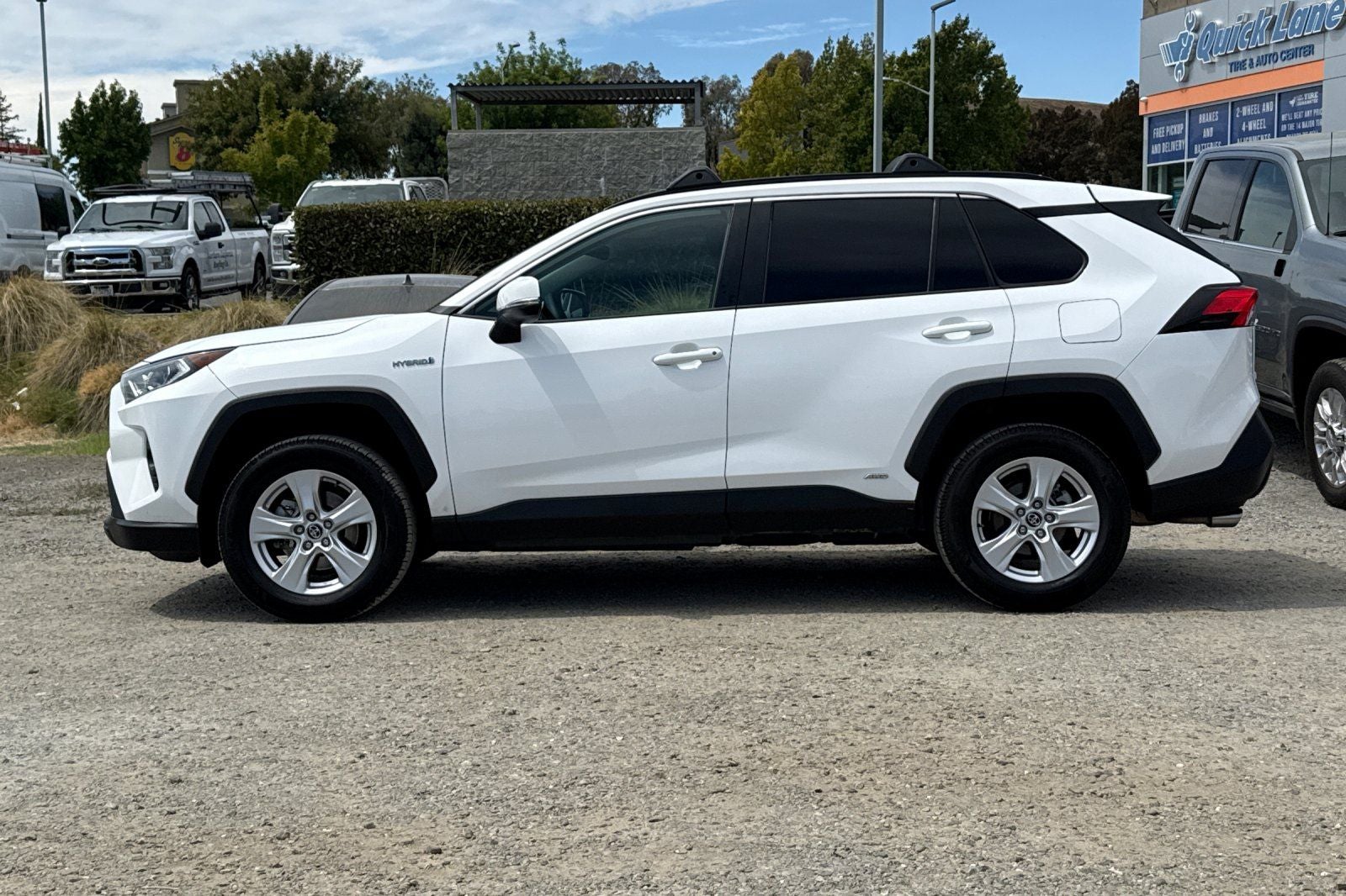 2020 Toyota RAV4 Hybrid XLE