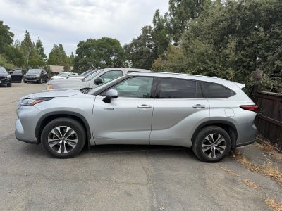 2020 Toyota Highlander Hybrid XLE