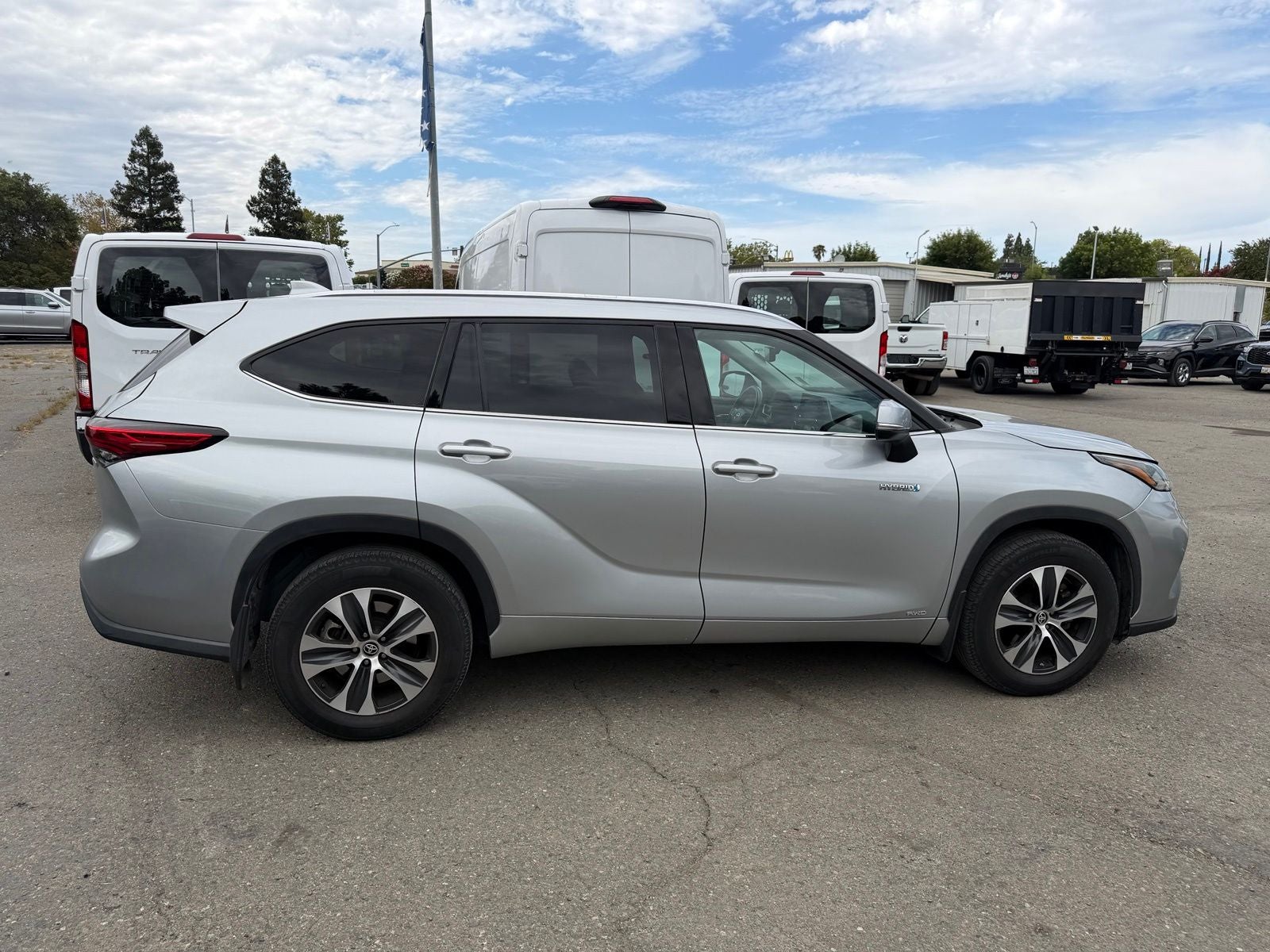 2020 Toyota Highlander Hybrid XLE