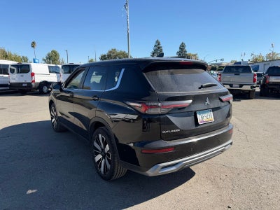 2025 Mitsubishi Outlander SE