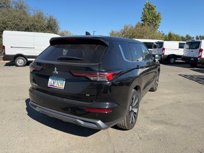 2025 Mitsubishi Outlander SE