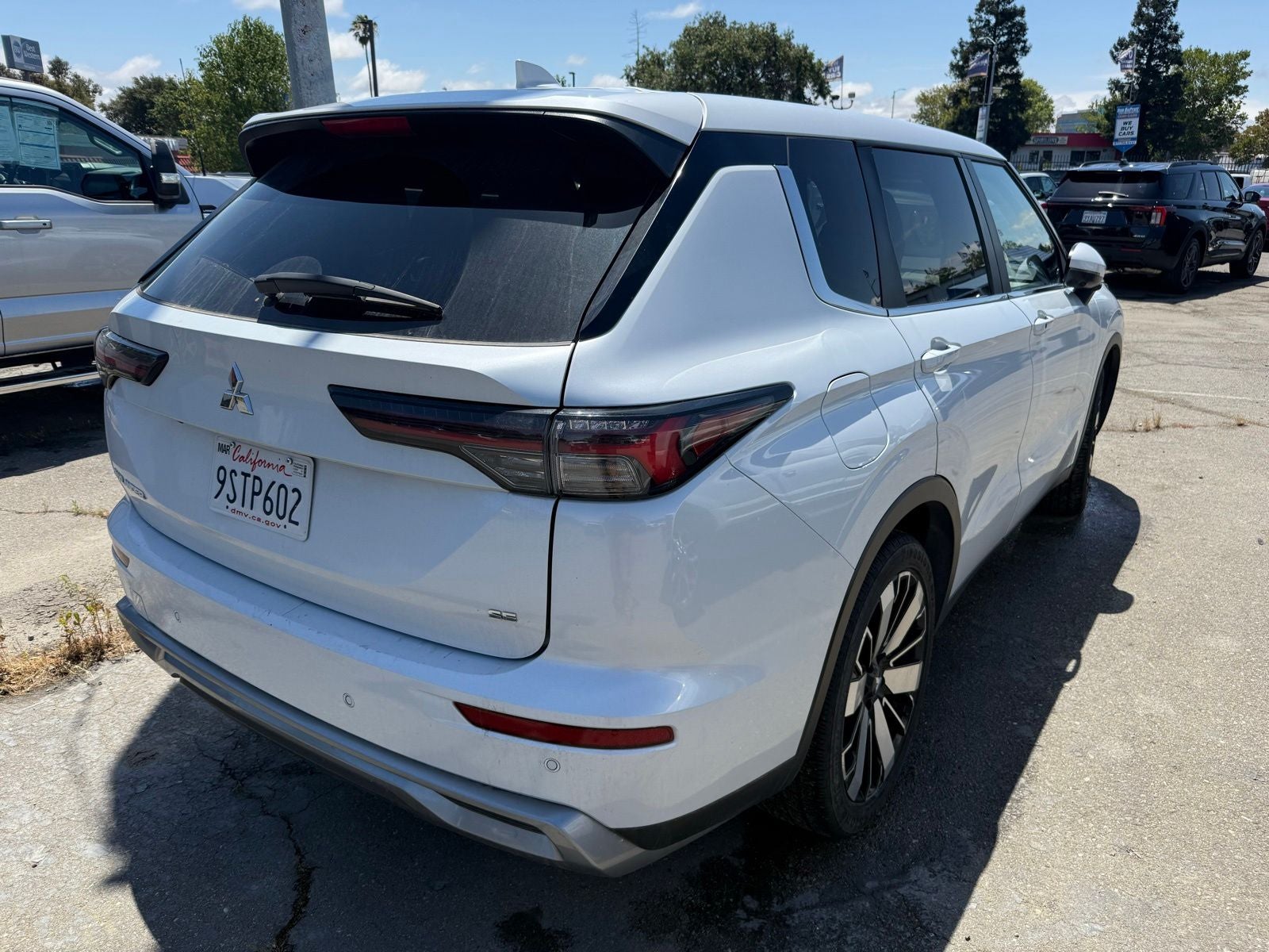 2025 Mitsubishi Outlander SE