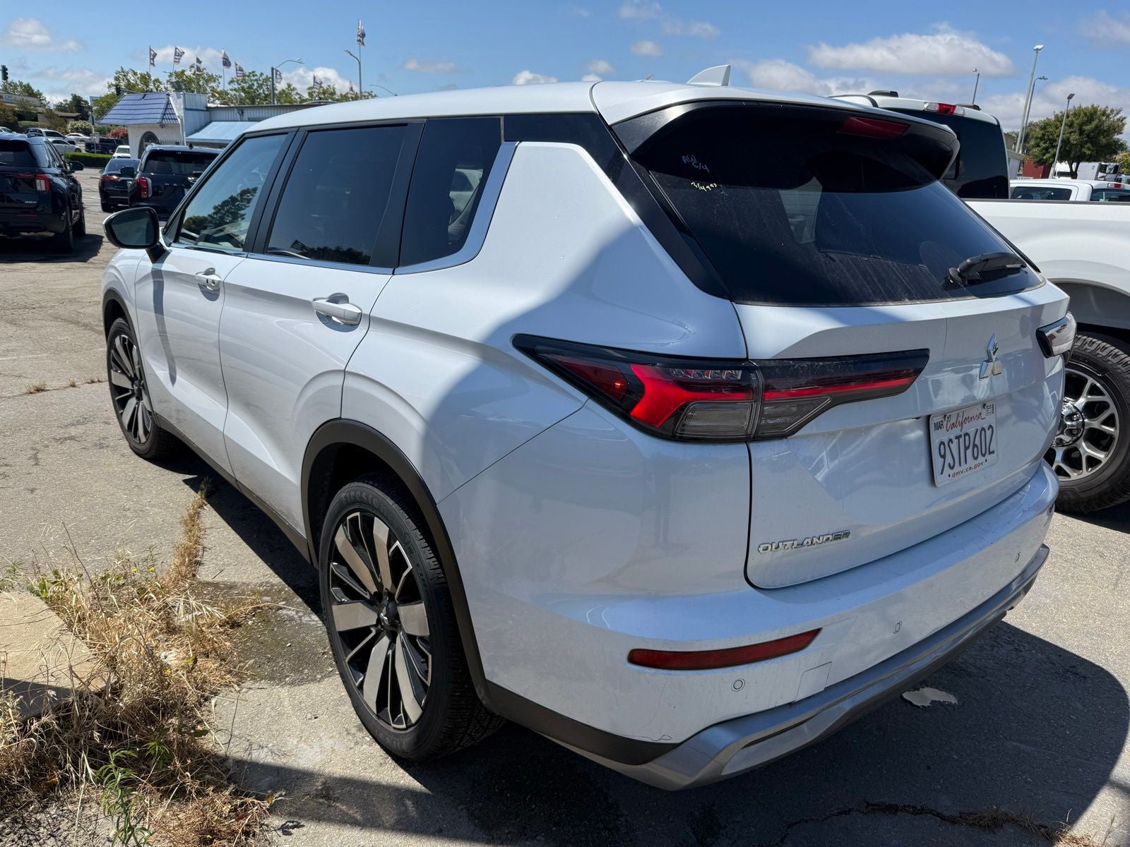 2025 Mitsubishi Outlander SE