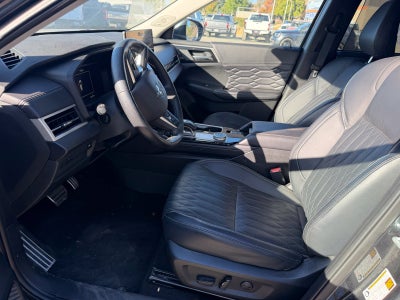 2025 Mitsubishi Outlander SEL