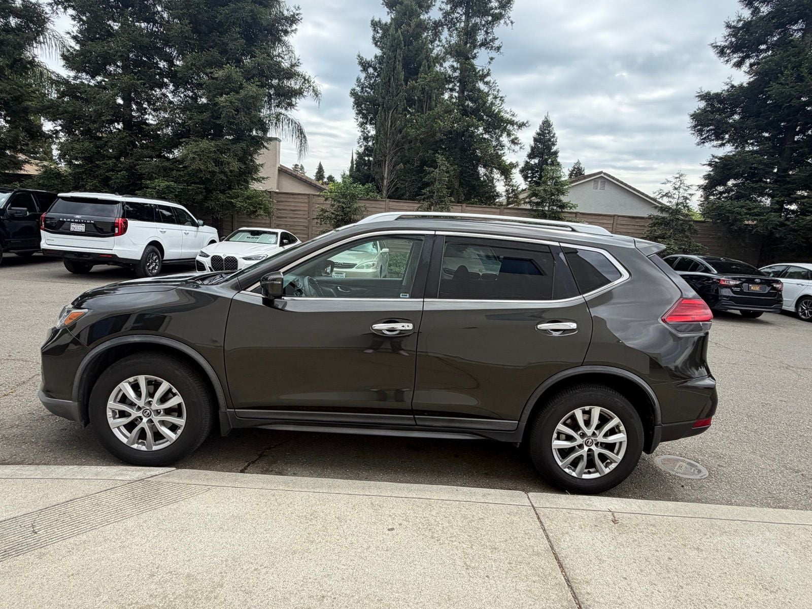 2017 Nissan Rogue SV