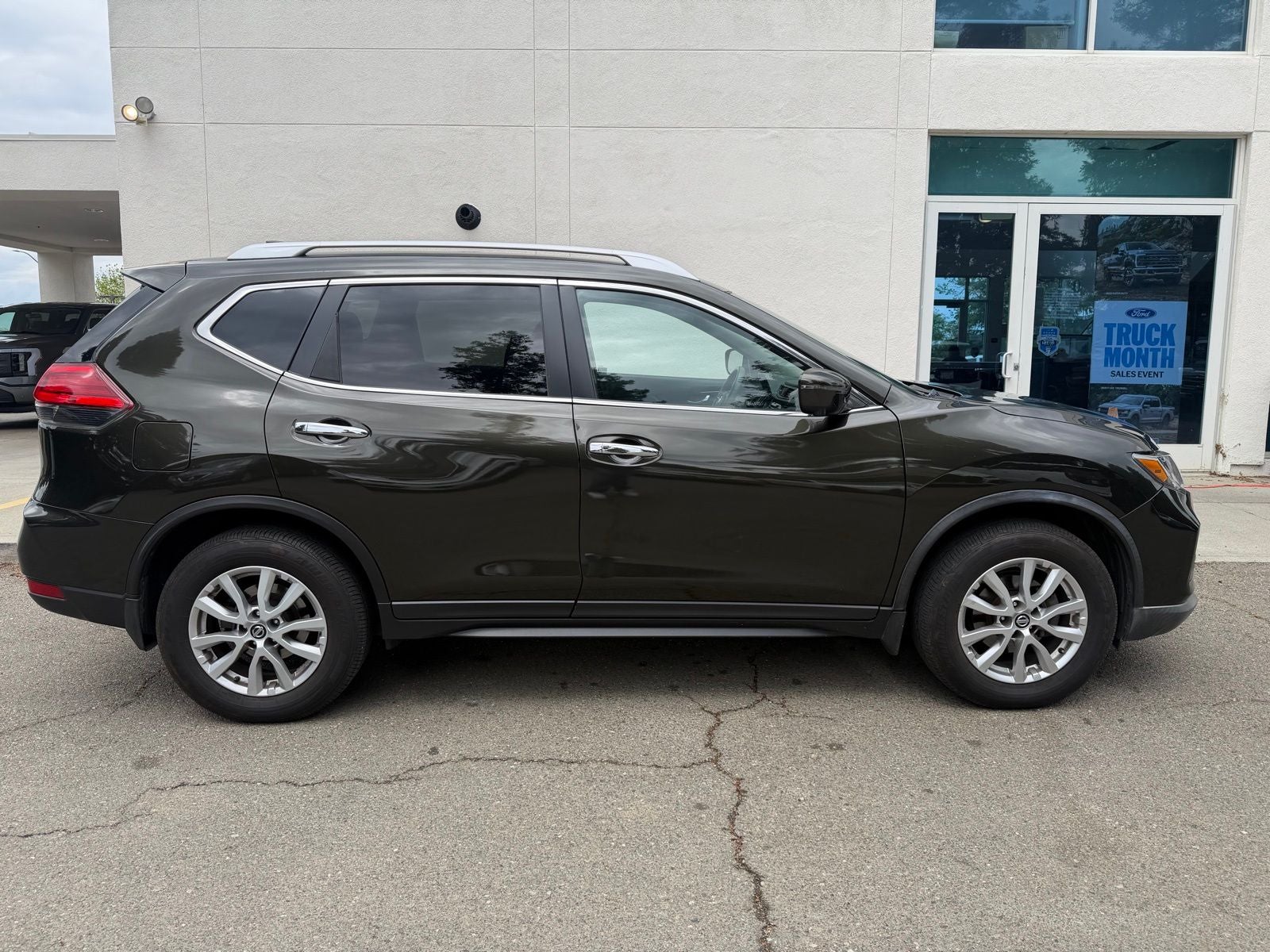 2017 Nissan Rogue SV
