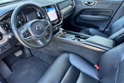 2021 Volvo XC60 T6 Momentum