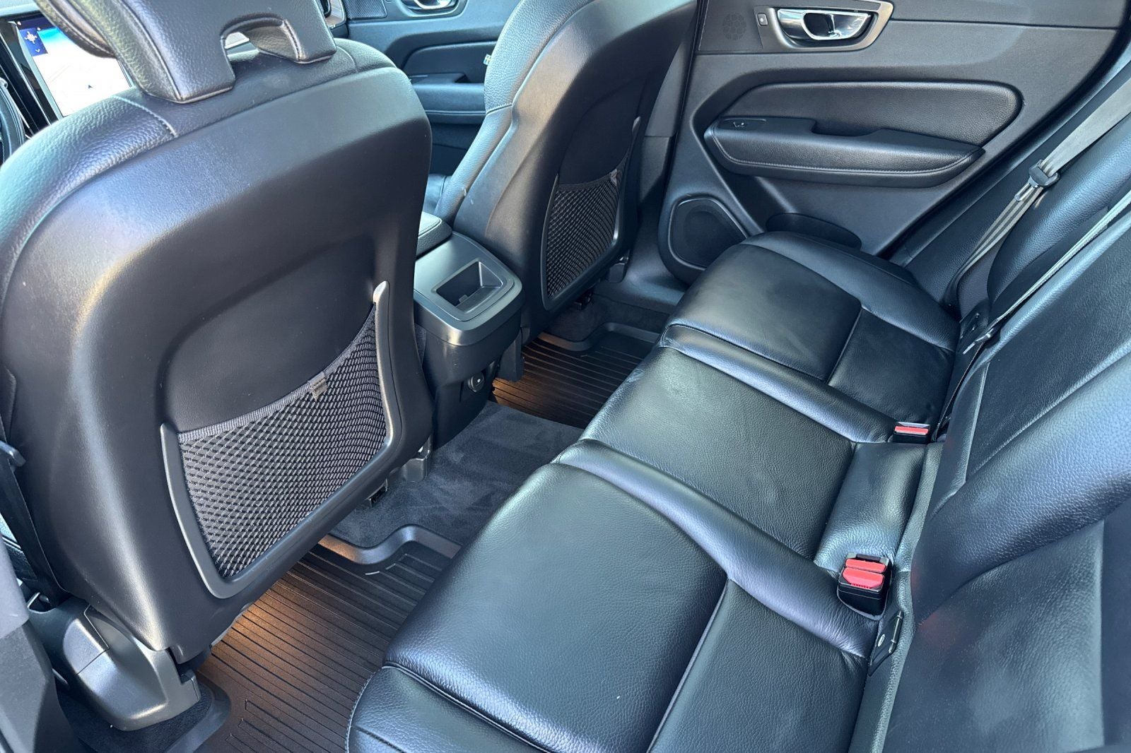 2021 Volvo XC60 T6 Momentum