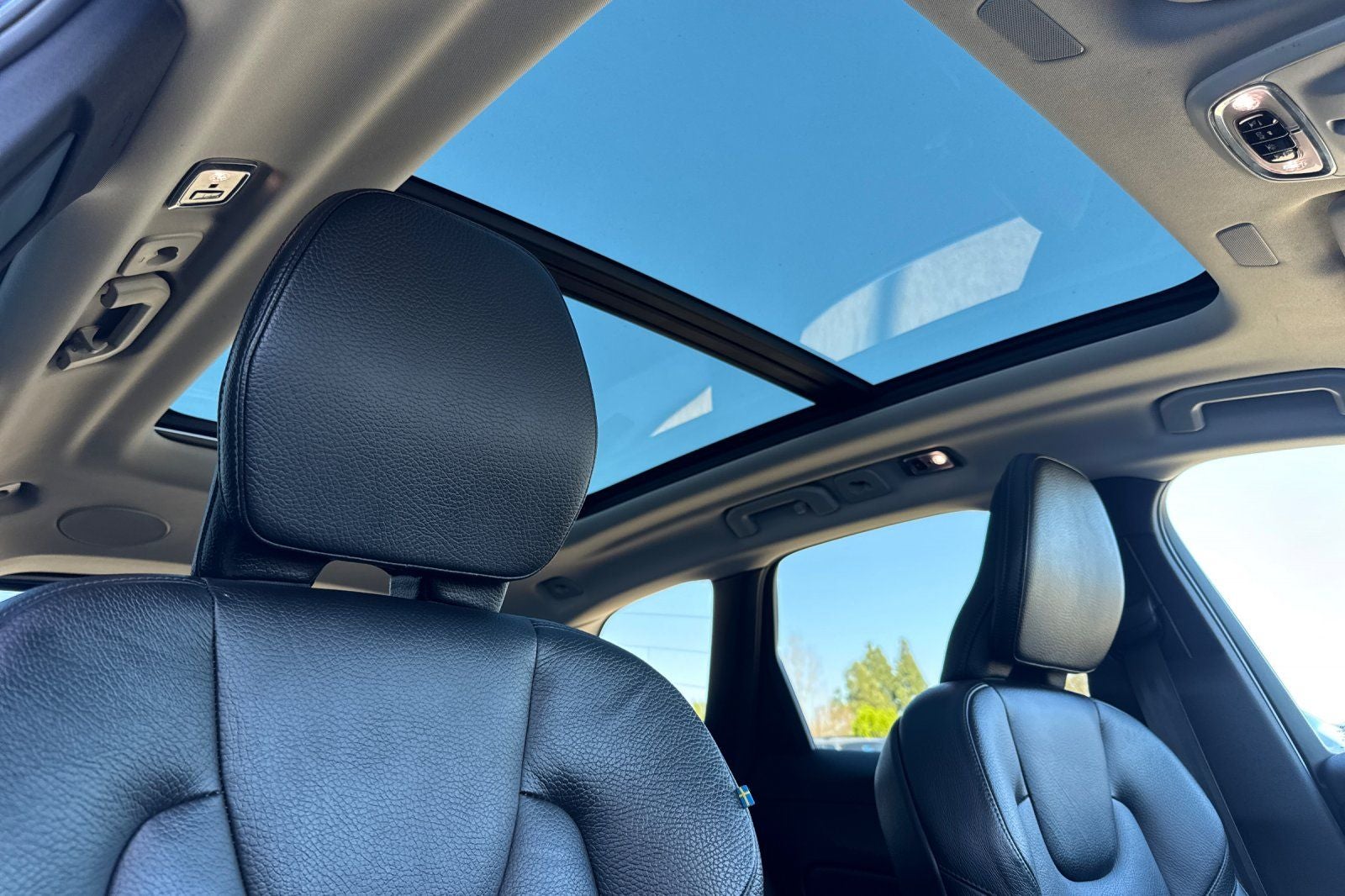 2021 Volvo XC60 T6 Momentum