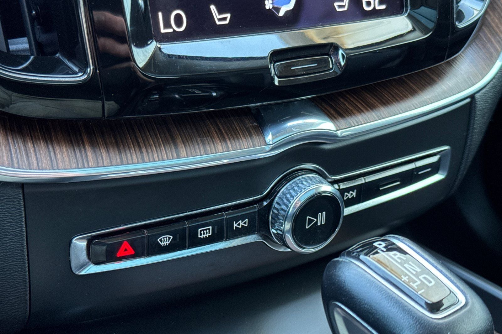 2021 Volvo XC60 T6 Momentum