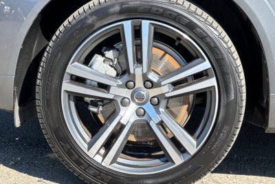 2021 Volvo XC60 T6 Momentum