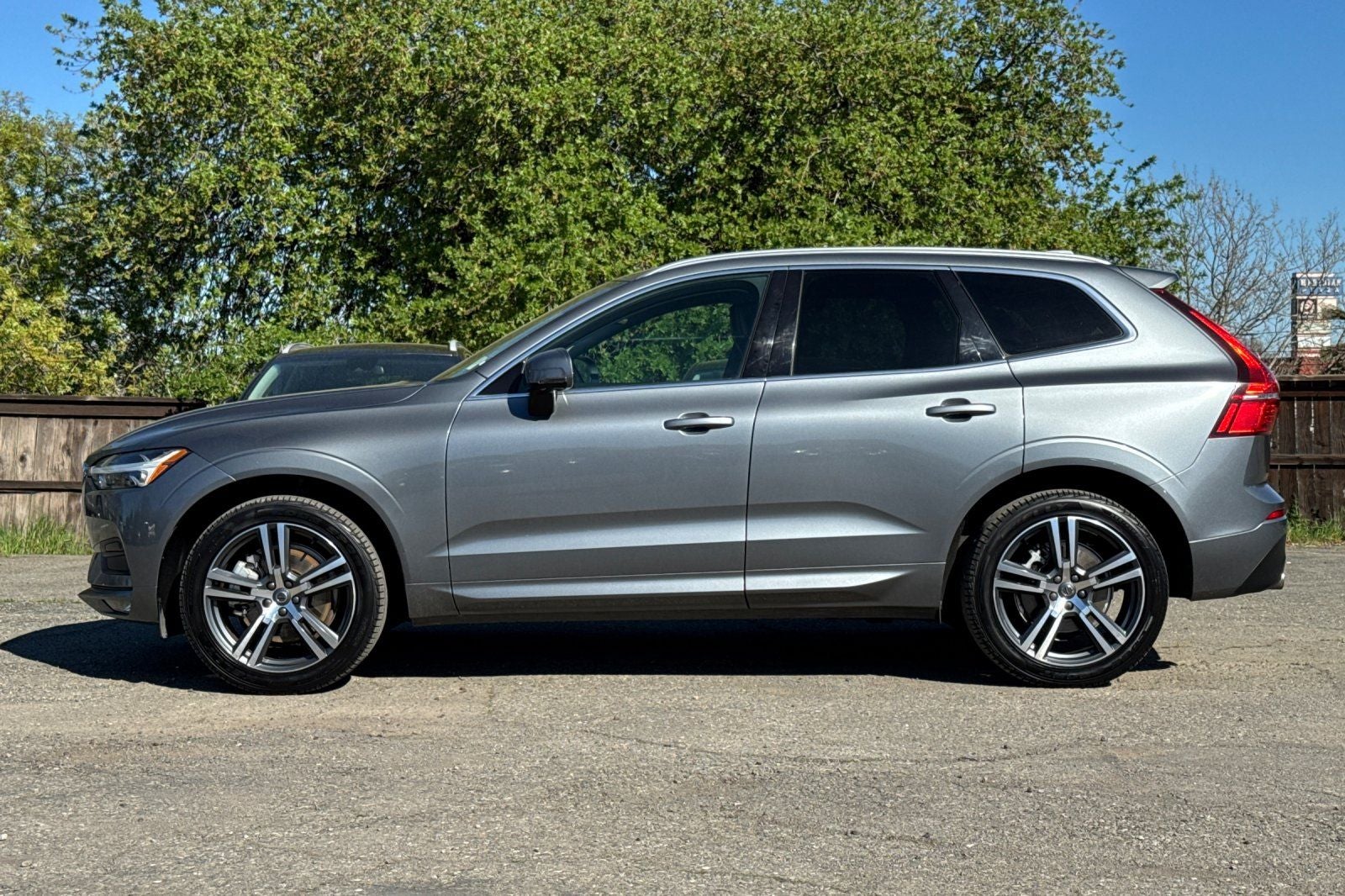 2021 Volvo XC60 T6 Momentum