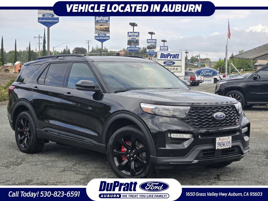 2023 Ford Explorer ST 4WD's photo