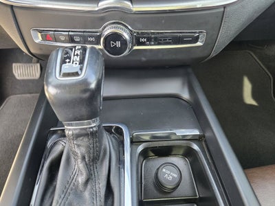 2018 Volvo XC60 T6 Momentum