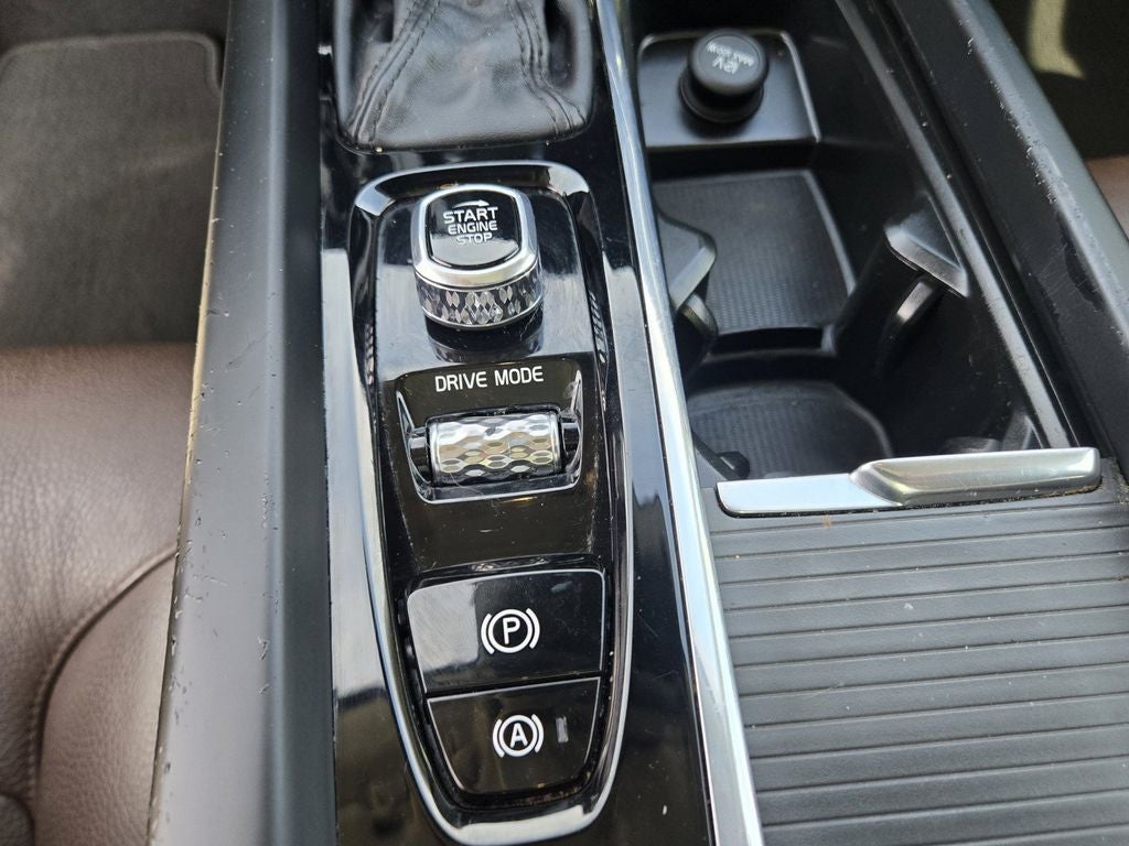2018 Volvo XC60 T6 Momentum