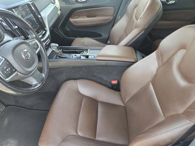 2018 Volvo XC60 T6 Momentum