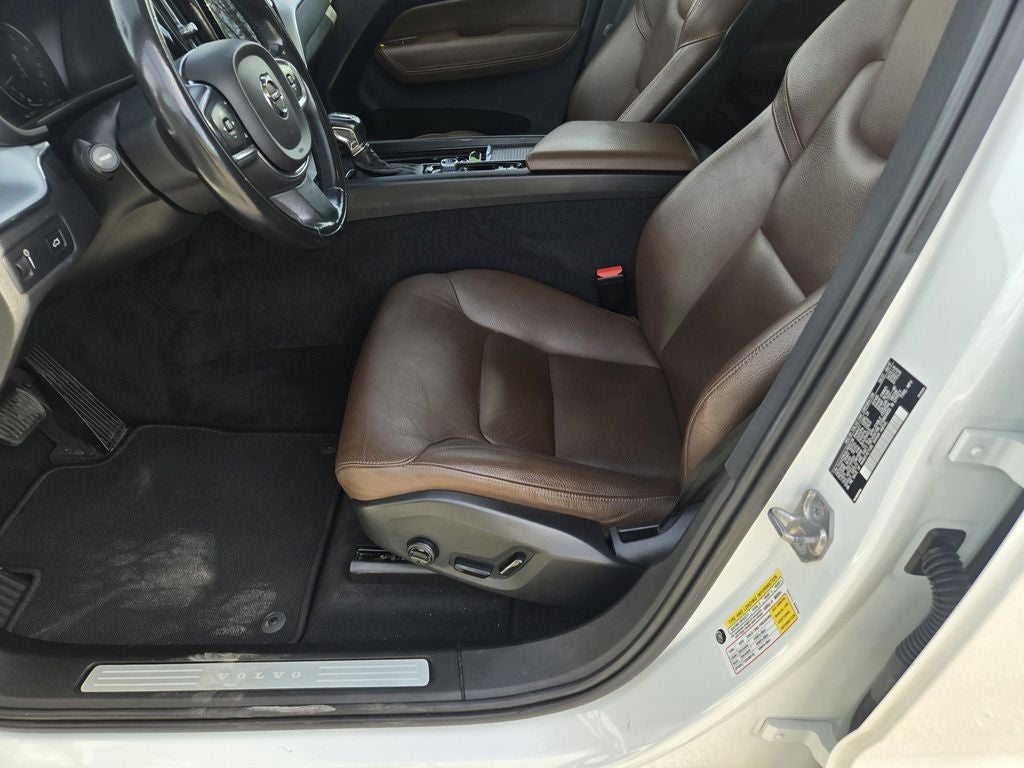 2018 Volvo XC60 T6 Momentum