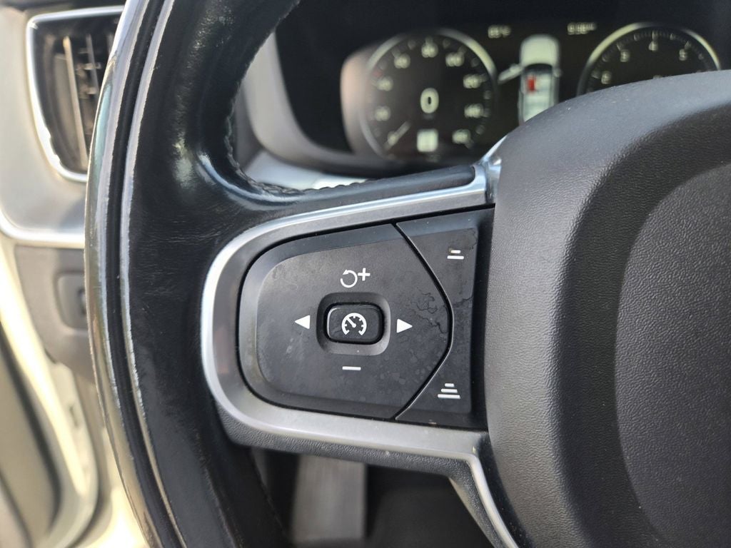 2018 Volvo XC60 T6 Momentum